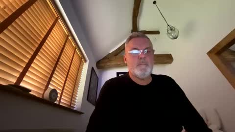 Misterblivs online show from November 2025 03:36:02 PM