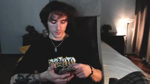 Snapshot of misterhult chatting on December 2024 06:04:02 PM My name is Anton Bogatyrev online show from December 2024 06:04:02 PM