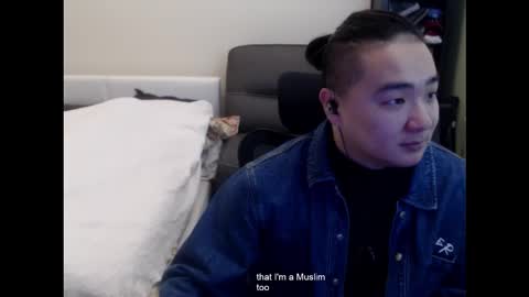 Snapshot of misterlionking chatting on November 2025 08:20:01 PM Eric online show from November 2025 08:20:01 PM