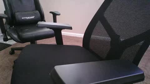 Snapshot of misterthickdicc chatting on May 2026 04:24:02 PM Julius online show from May 2026 04:24:02 PM