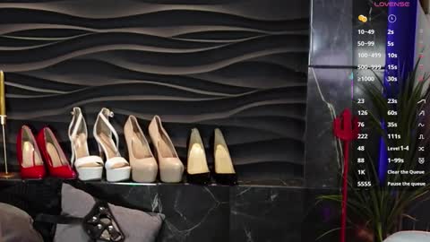 Darsy online show from October 2025 01:52:01 PM