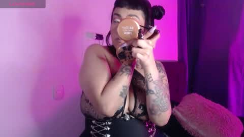 Snapshot of mistress_ditta2 chatting on February 2025 06:52:02 AM online show from February 2025 06:52:02 AM
