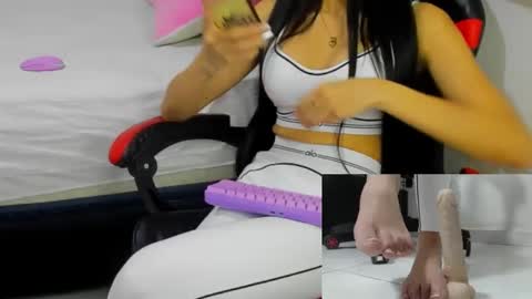 Snapshot of mistress_findom chatting on September 2025 12:32:01 AM mistress_findom online show from September 2025 12:32:01 AM