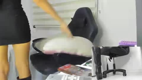 Snapshot of mistress_findom chatting on October 2025 02:58:02 PM mistress_findom online show from October 2025 02:58:02 PM