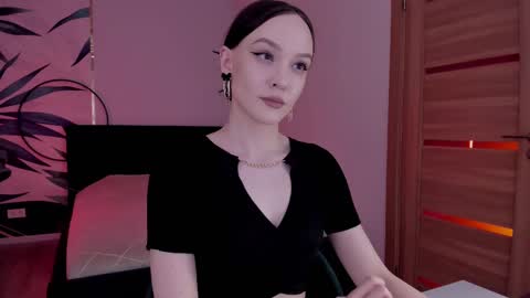 Snapshot of mistress_mialibra chatting on February 2025 11:33:02 PM Mistress Mia online show from February 2025 11:33:02 PM