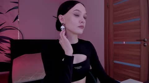 Snapshot of mistress_mialibra chatting on February 2025 10:40:02 AM Mistress Mia online show from February 2025 10:40:02 AM