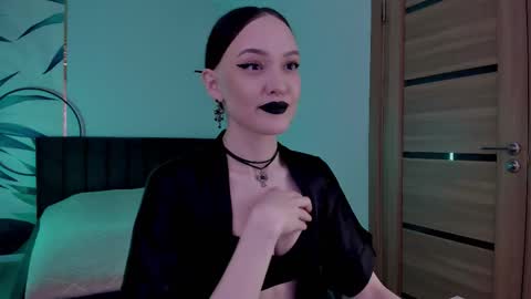 Snapshot of mistress_mialibra chatting on October 2025 02:01:02 AM Mistress Mia online show from October 2025 02:01:02 AM