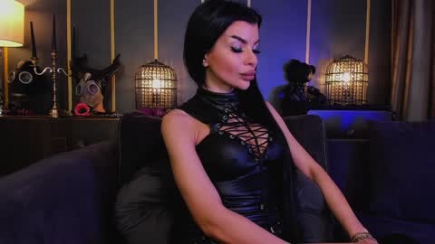 Snapshot of mistresselenia chatting on January 2025 09:45:01 AM Elenia online show from January 2025 09:45:01 AM