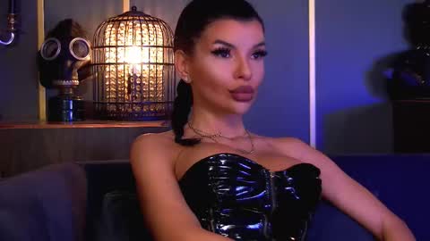 Snapshot of mistresselenia chatting on December 2025 12:25:02 PM Elenia online show from December 2025 12:25:02 PM