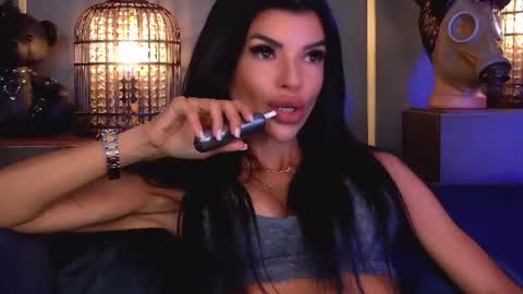 Snapshot of mistresselenia chatting on June 2026 11:31:01 AM Elenia online show from June 2026 11:31:01 AM