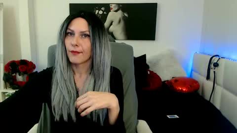 Snapshot of mistressevelyn_ chatting on February 2025 11:30:02 AM MistressEvelyn online show from February 2025 11:30:02 AM