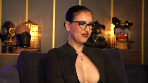 Mistress Kelly online show from March 2026 11:33:01 PM