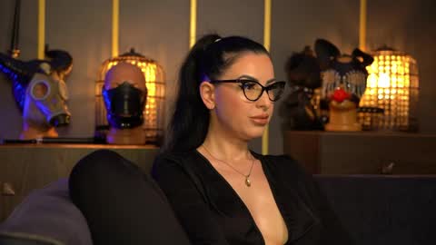 Mistress Kelly online show from May 2026 09:33:02 PM