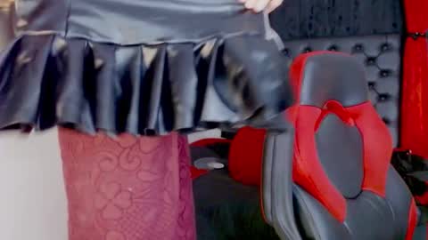 Mistresslombana online show from November 2025 06:00:02 AM