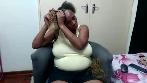 Snapshot of mistressshirleyx chatting on October 2025 05:57:02 PM mistressshirleyx online show from October 2025 05:57:02 PM