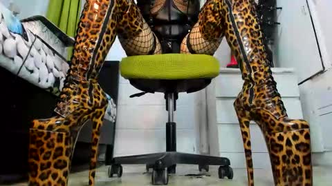 Snapshot of mistresstiffany69 chatting on April 2026 12:49:02 AM Tiffany online show from April 2026 12:49:02 AM