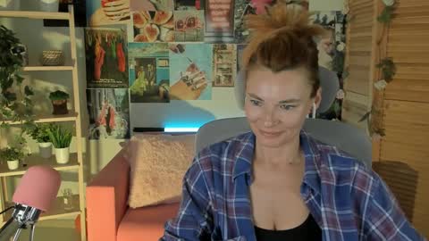 Snapshot of mistybarnes chatting on March 2025 03:27:01 PM MistyBarnes NONUDE MODEL online show from March 2025 03:27:01 PM