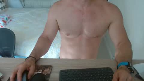 Snapshot of mitcheli chatting on October 2025 03:22:02 PM Onlyfans online show from October 2025 03:22:02 PM