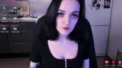 Snapshot of miura_moon chatting on May 2026 09:27:01 PM lina. online show from May 2026 09:27:01 PM