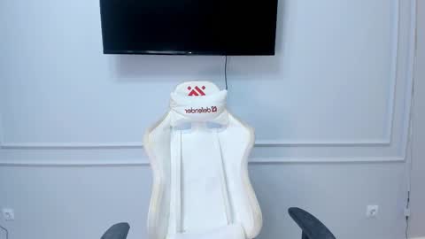 Snapshot of miwa_kasumi chatting on February 2025 05:48:01 PM MIa online show from February 2025 05:48:01 PM