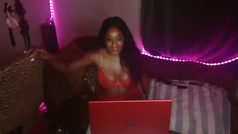 Snapshot of mixedlovers chatting on September 2025 01:09:01 AM Precious online show from September 2025 01:09:01 AM