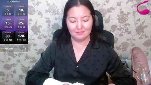 Snapshot of miya_asian_pinay555 chatting on December 2024 01:21:01 AM Miya single mom online show from December 2024 01:21:01 AM