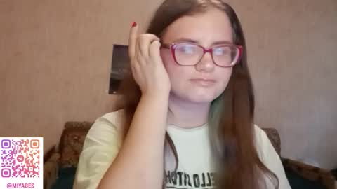 Snapshot of miyabe chatting on October 2025 01:40:02 PM Milana online show from October 2025 01:40:02 PM