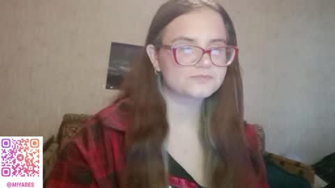 Snapshot of miyabe chatting on October 2025 05:38:01 AM Milana online show from October 2025 05:38:01 AM