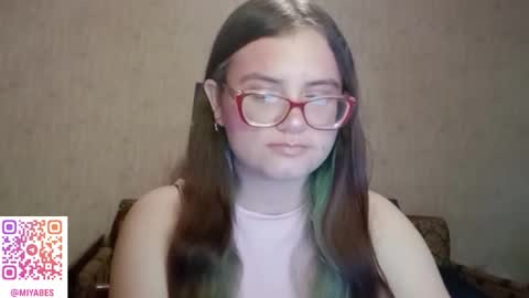 Snapshot of miyabe chatting on October 2025 05:39:01 AM Milana online show from October 2025 05:39:01 AM