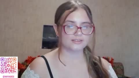 Snapshot of miyabe chatting on October 2025 01:42:02 PM Milana online show from October 2025 01:42:02 PM