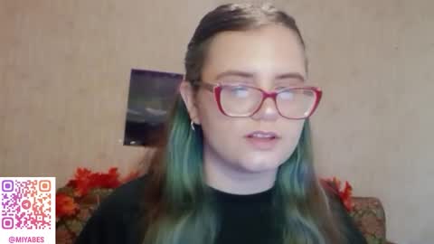 Snapshot of miyabe chatting on October 2025 07:29:01 AM Milana online show from October 2025 07:29:01 AM