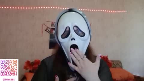 Snapshot of miyabe chatting on October 2025 07:54:02 AM Milana online show from October 2025 07:54:02 AM