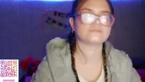 Snapshot of miyabe chatting on November 2025 05:23:01 PM Milana online show from November 2025 05:23:01 PM