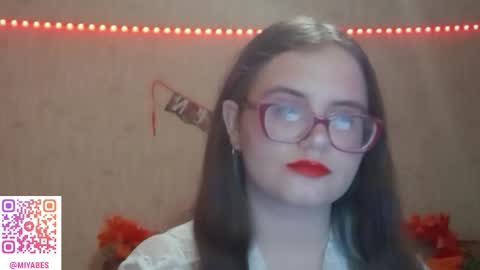 Snapshot of miyabe chatting on November 2025 05:24:01 PM Milana online show from November 2025 05:24:01 PM