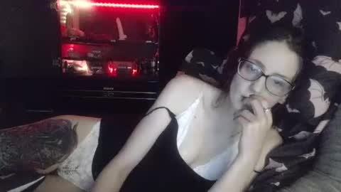 Snapshot of mizzbonez chatting on April 2026 12:27:01 AM Mizz Bonez online show from April 2026 12:27:01 AM