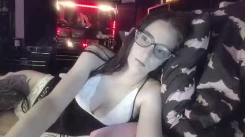 Snapshot of mizzbonez chatting on June 2026 05:25:01 AM Mizz Bonez online show from June 2026 05:25:01 AM