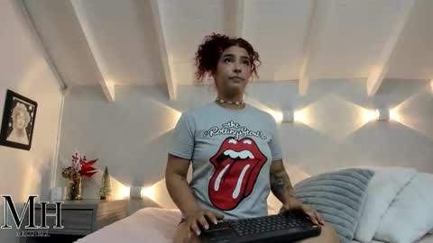 mizzhell_ online show from December 2025 03:34:01 AM