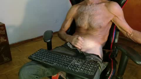 Snapshot of mjmadurengue chatting on May 2026 04:04:02 PM Mario jose online show from May 2026 04:04:02 PM