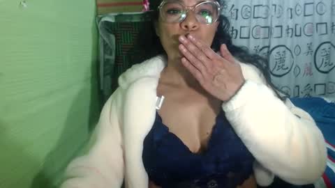 kelly online show from September 2025 07:35:02 PM