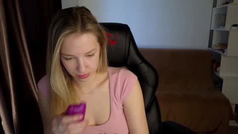 Snapshot of mmm_banana chatting on January 2025 07:21:01 AM Lili online show from January 2025 07:21:01 AM