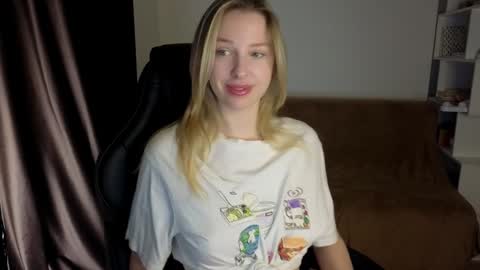 Snapshot of mmm_banana chatting on January 2025 05:33:02 AM Lili online show from January 2025 05:33:02 AM