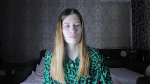 Snapshot of mmm_banana chatting on October 2025 09:40:02 AM Lili online show from October 2025 09:40:02 AM