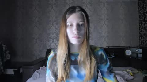 Snapshot of mmm_banana chatting on November 2025 10:27:01 AM Lili online show from November 2025 10:27:01 AM