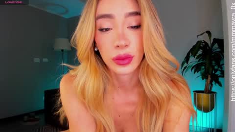 Snapshot of mmmayra_0x chatting on January 2025 12:51:02 AM MAYRA online show from January 2025 12:51:02 AM