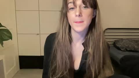 mmminnie online show from March 2025 06:11:01 PM