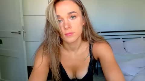 mmminnie online show from September 2025 02:28:02 PM