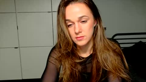 mmminnie online show from February 2026 07:24:02 PM