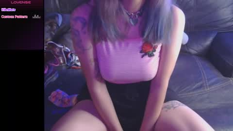 minaDarling online show from October 2025 05:41:02 AM