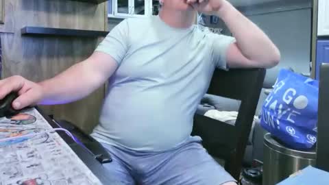 mmmthatsfunnn online show from May 2026 03:24:02 AM