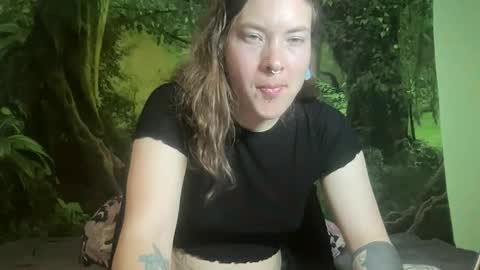 Snapshot of mo0n_goddess chatting on March 2026 03:44:01 AM Misty online show from March 2026 03:44:01 AM